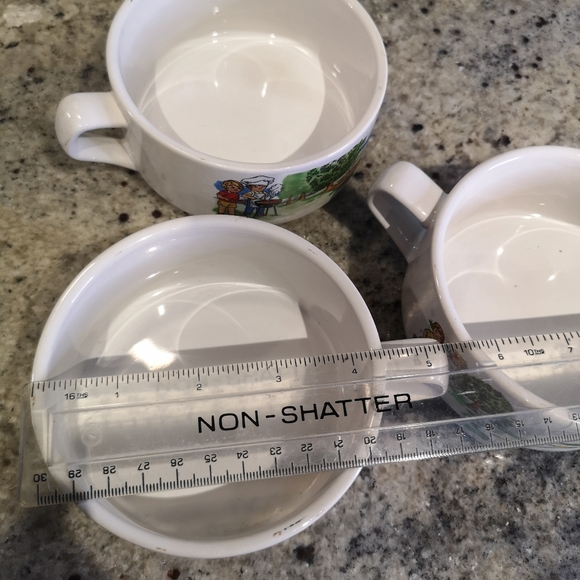 Vintage Campbell's Soup Kids 4.5" Bowls/ Mugs, Picnic, BBQ And Skiing - Picture 10 of 12
